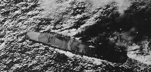 Фото «Дзуйкаку» с американского разведчика перед началом атаки, 25 октября 1944 г.