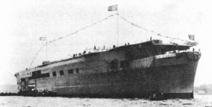 Авианосец "Graf Zeppelin" вскоре после спуска на воду