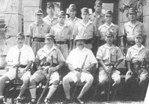 Генерал Кавагути (в центре) со своим штабом, фото сделано на Филиппинах.